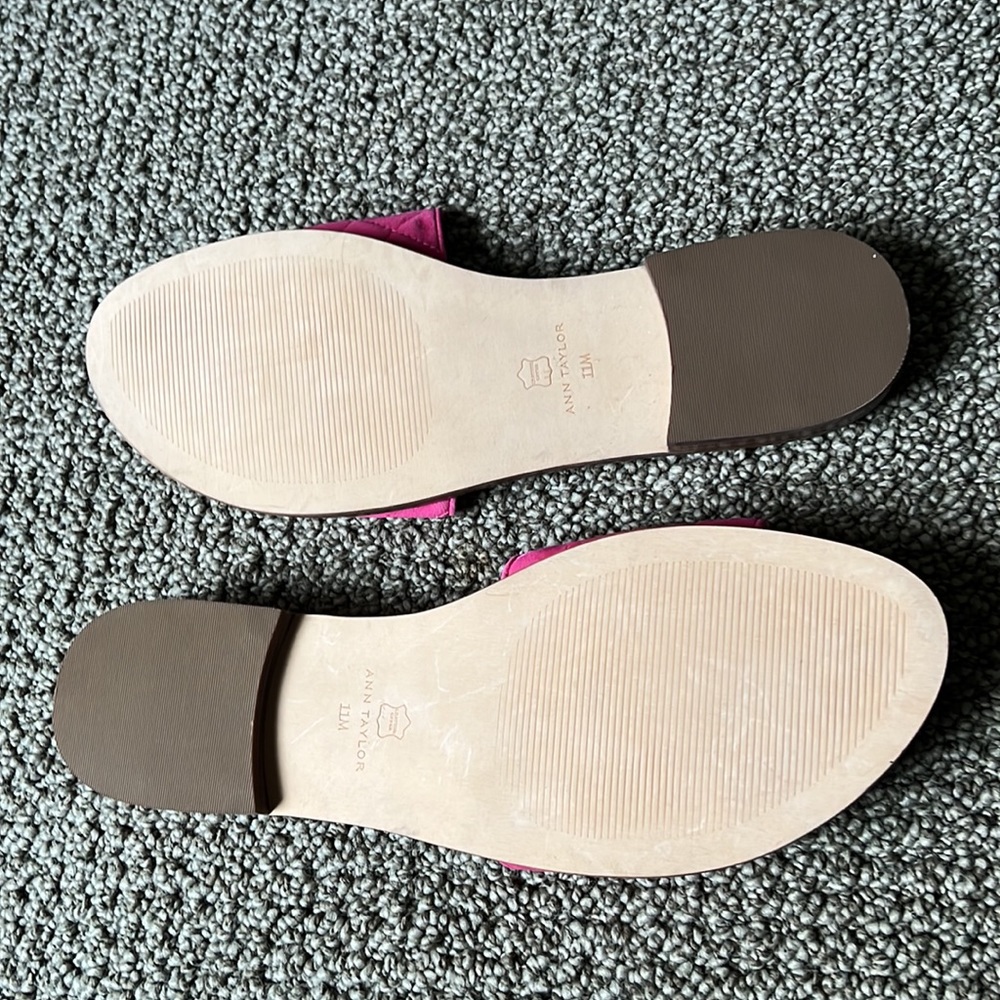 Ann Taylor Lyra Rose Suede Quilted Slide Sandal Size 11M - Picture 4 of 5